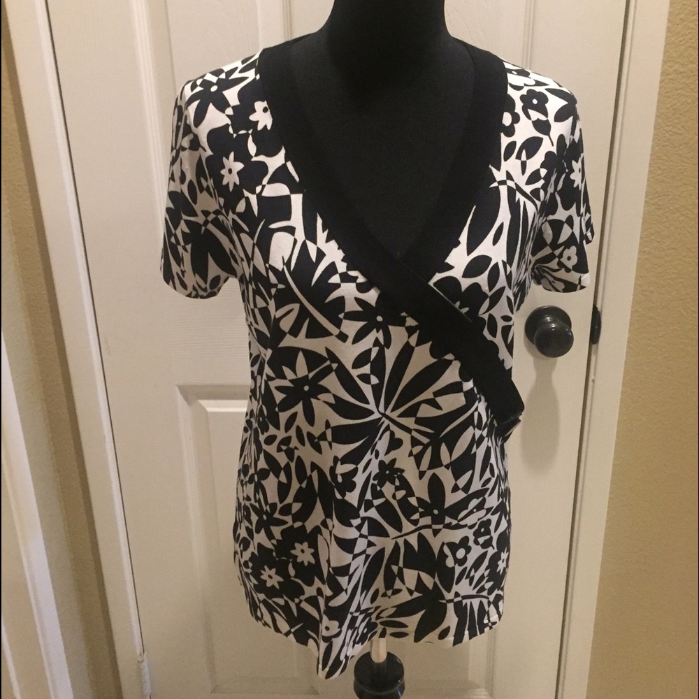 Cable & Gauge Deep V Neck Top